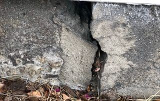 Close,Up,Shot,Of,Cracked,Foundation,In,Need,Of,Repair