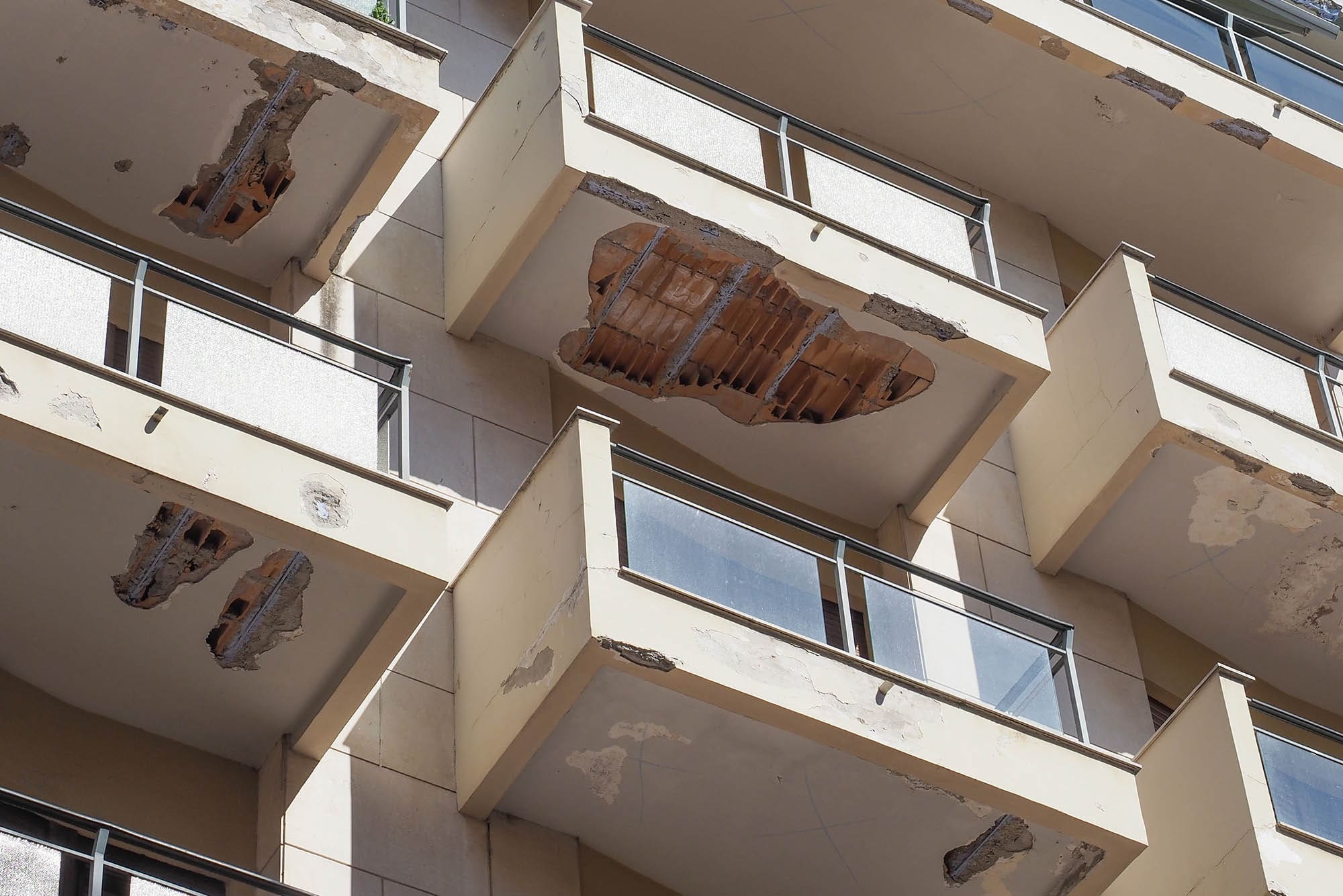 California Balcony Structural Damage