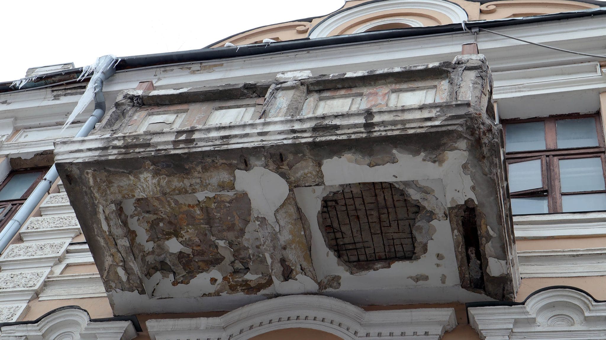 Balcony Safety Tips For La Property Owners